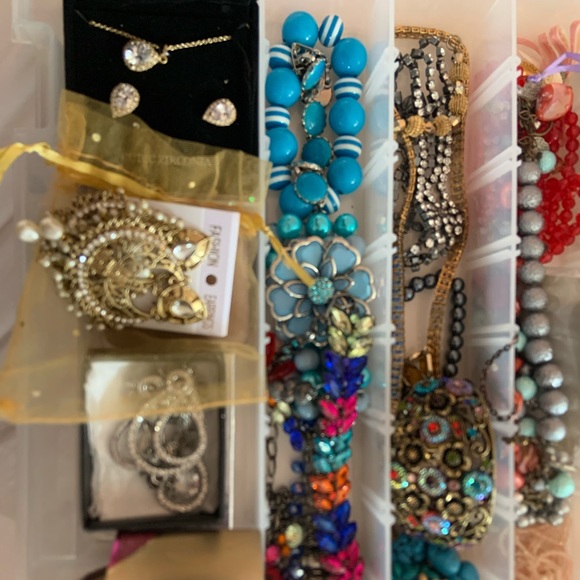 Jewelry - Picture 2 of 10